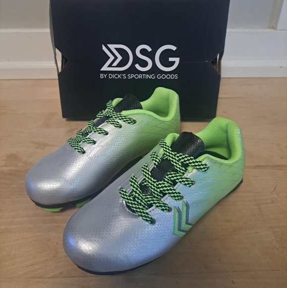 DSG Ocala 1.0 Soccer Cleats – Youth Size 10K – Silver/Green - Picture 1 of 5